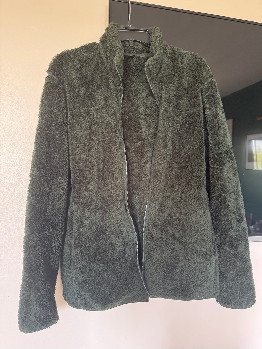 Uniqlo dark Green fleece jacket